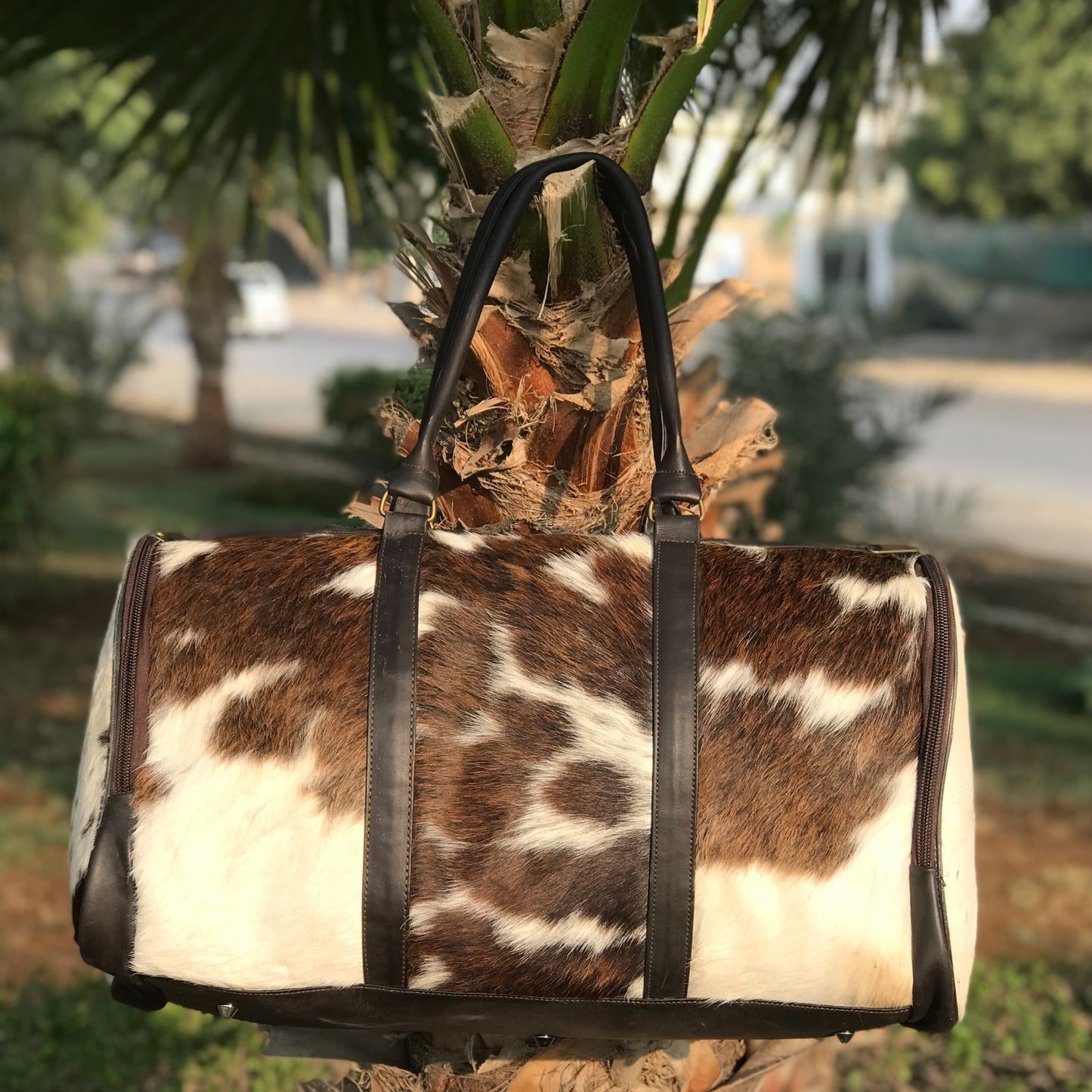 Handcrafted Medium Cowhide Duffel Bag, Ideal for Business Travels, Great Unisex Gift Idea