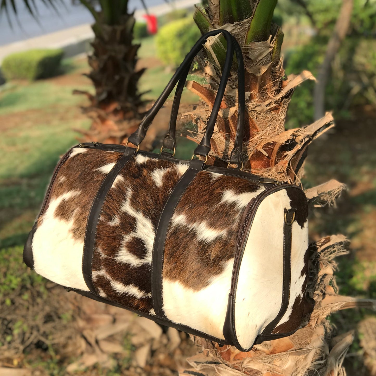 Handcrafted Medium Cowhide Duffel Bag, Ideal for Business Travels, Great Unisex Gift Idea