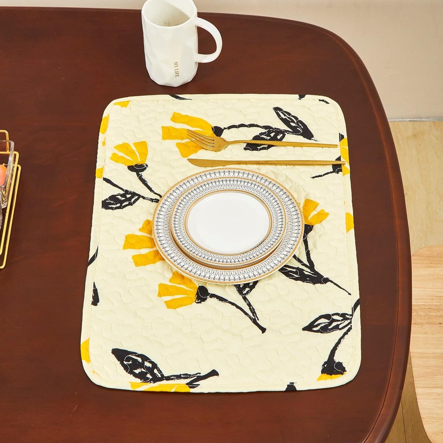 DaDa Bedding Botanical Floral Dining Table Placemats - Set of 4-Pieces Quilted Ivory with Yellow Fleur Golden Orange Spring Time Tulips - 13 x 19