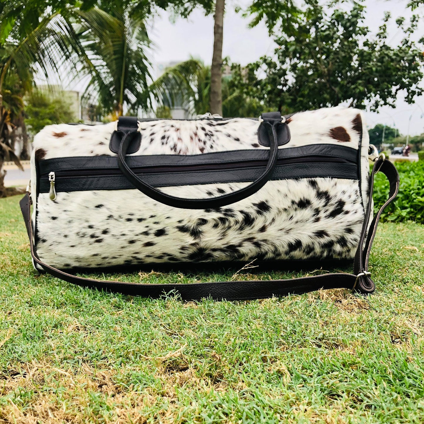 Handcrafted Medium Cowhide Duffel Bag, Ideal for Business Trips or Vacations, Unique Birthday Gift