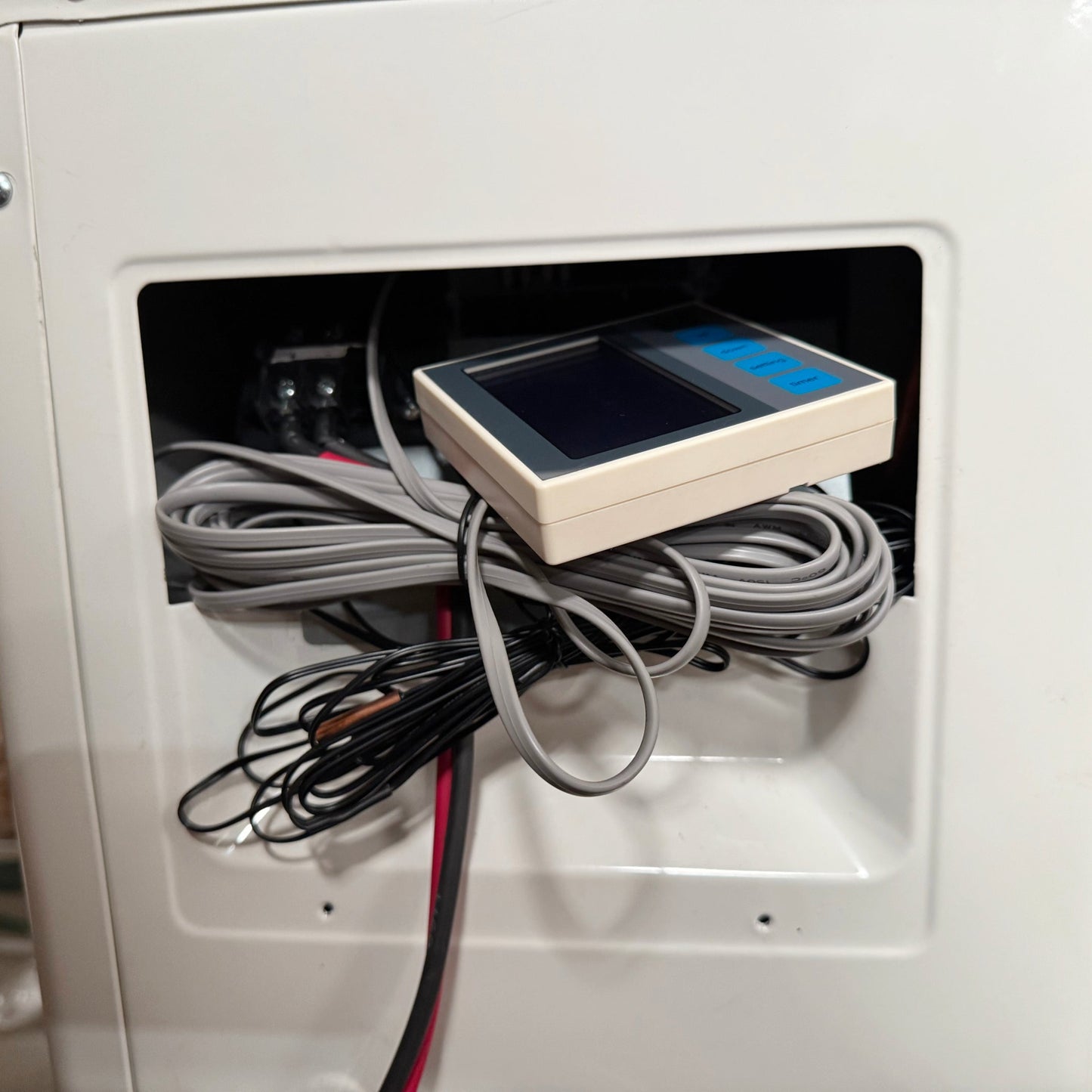 48V DC 24,000 BTU/h (2 Ton) Water Heat Pump Chiller/Heater