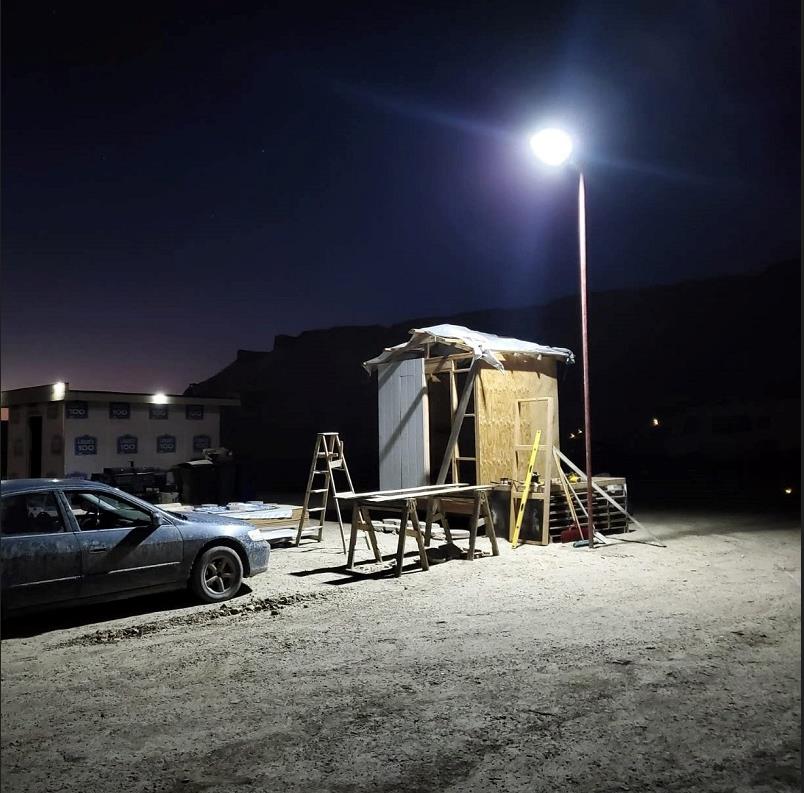 4 Pack Solar Parking lot lights (bracket included)