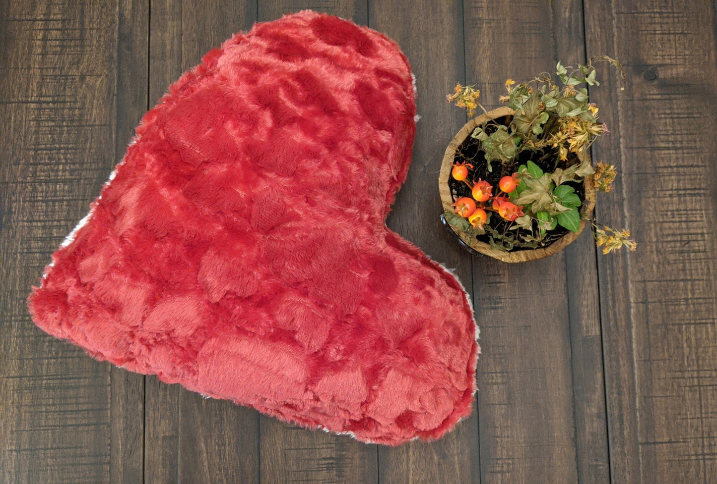 DaDa Bedding Luxury Romantic Valentine Heart Shaped Red Throw Pillow - 16” x 14”