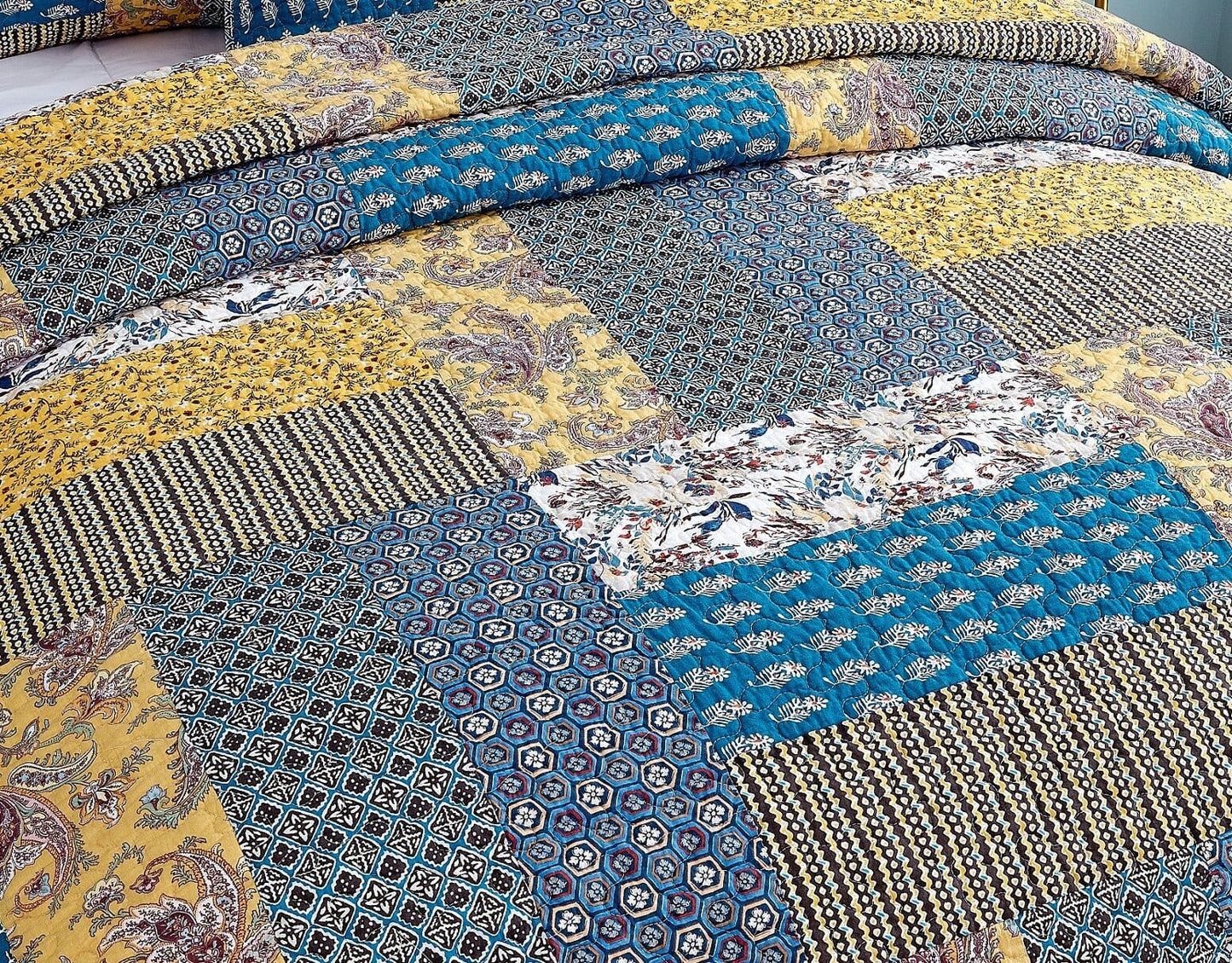 DaDa Bedding Honey Cove Garden Floral Paisley Cottage Patchwork Bedspread Set (JHW-957)