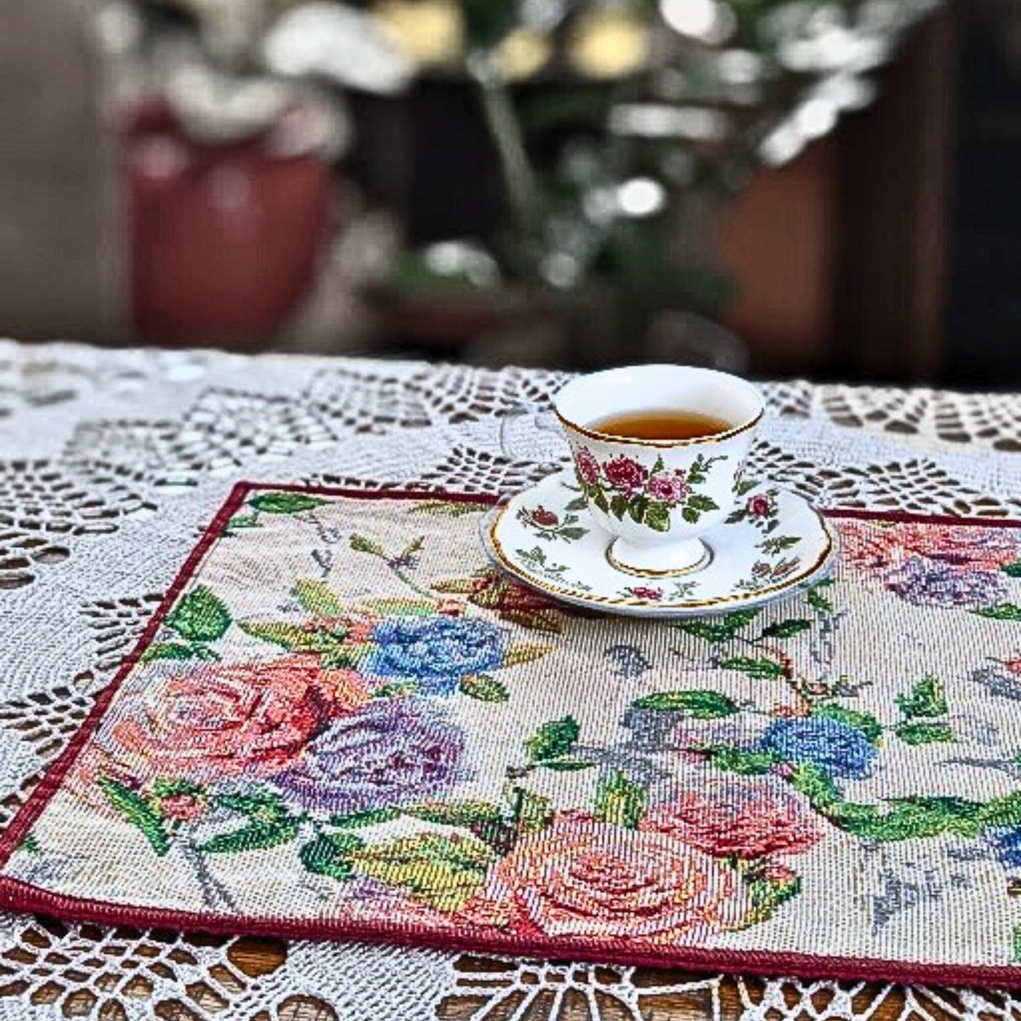 DaDa Bedding Set of 4-Pieces Vintage Romantic Roses Lovely Pink Floral Tapestry Placemats 13” x 19” (879)