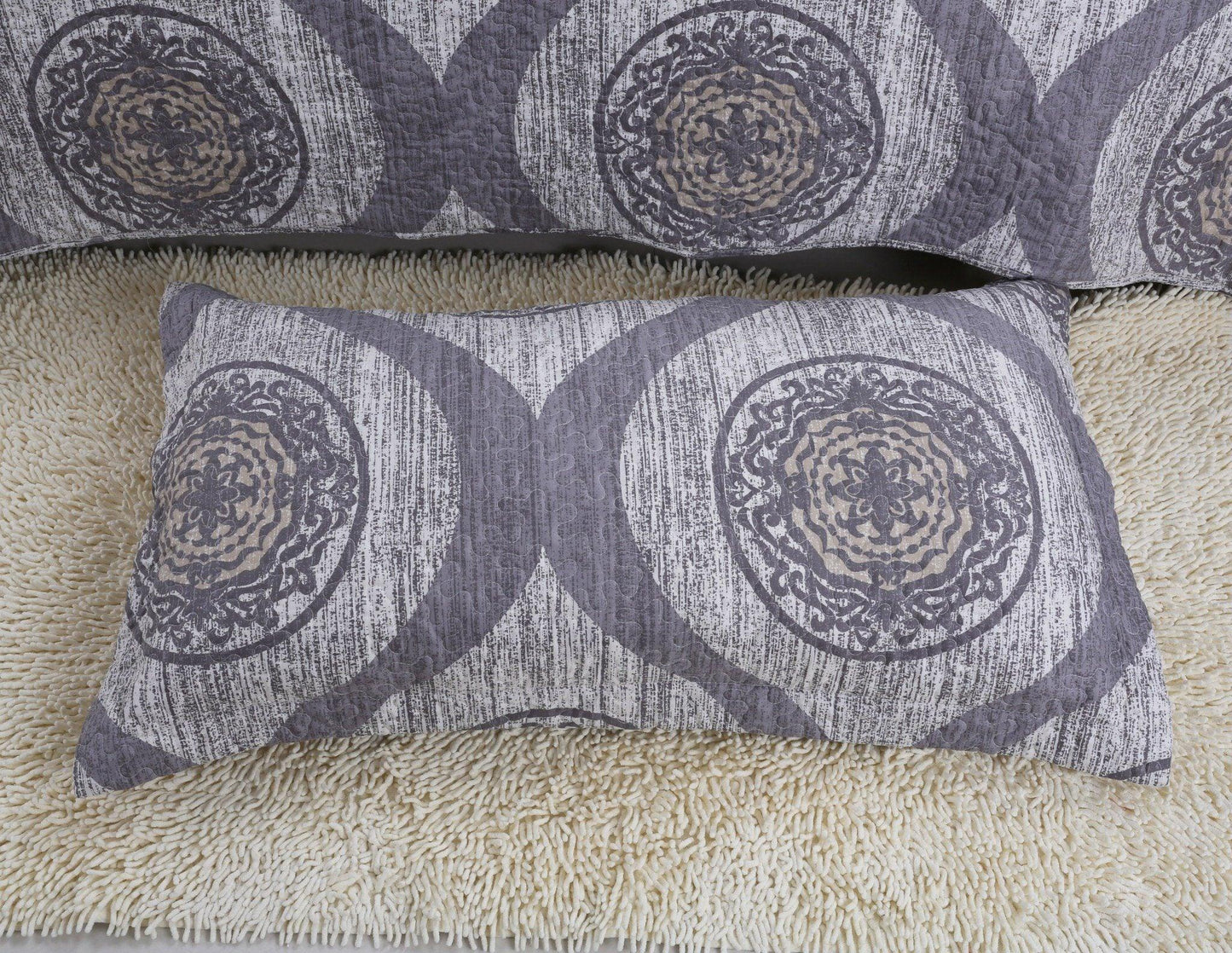 DaDa Bedding Rustic Grey Mosaic Distressed Medallion Reversible Quilted Bedspread Set (SD16299)