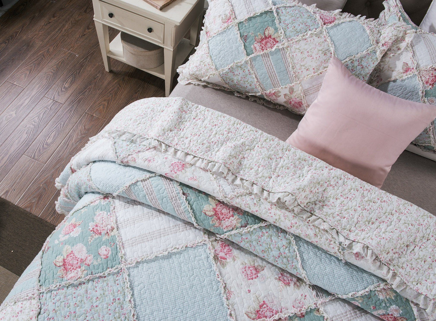 DaDa Bedding Hint of Mint Floral Pastel Cotton Patchwork Ruffle Bedspread Set (JHW-3036)