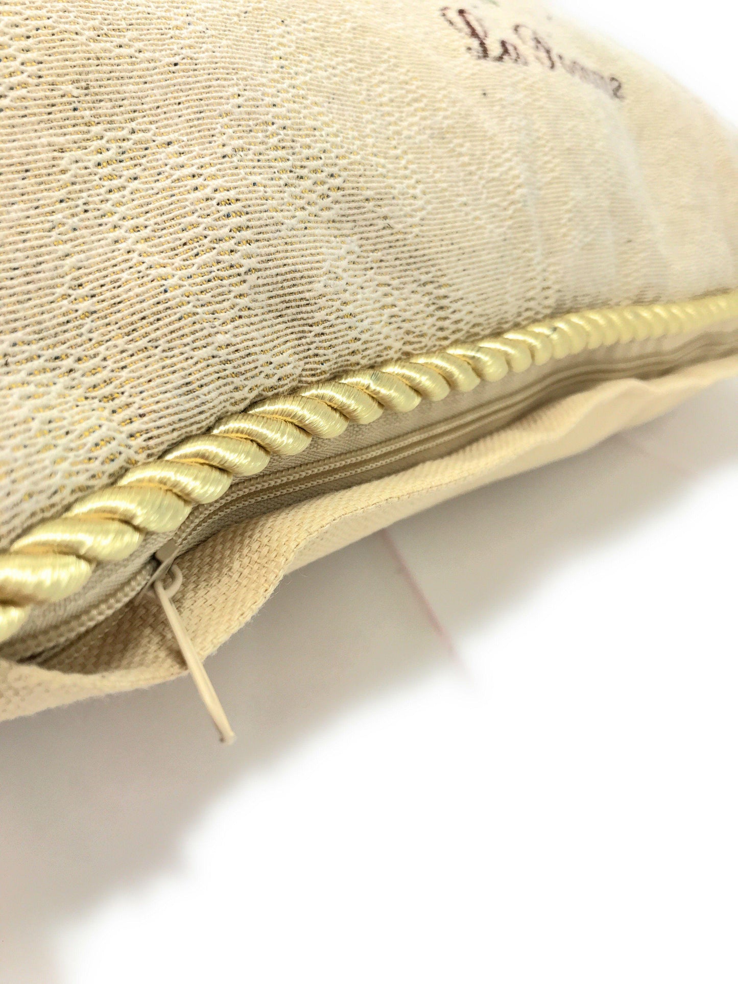 DaDa Bedding Set of 2-Pieces Sugar Plum Fruits Garden Tapestry Throw Pillow Covers w/ Inserts, 18" x 18"