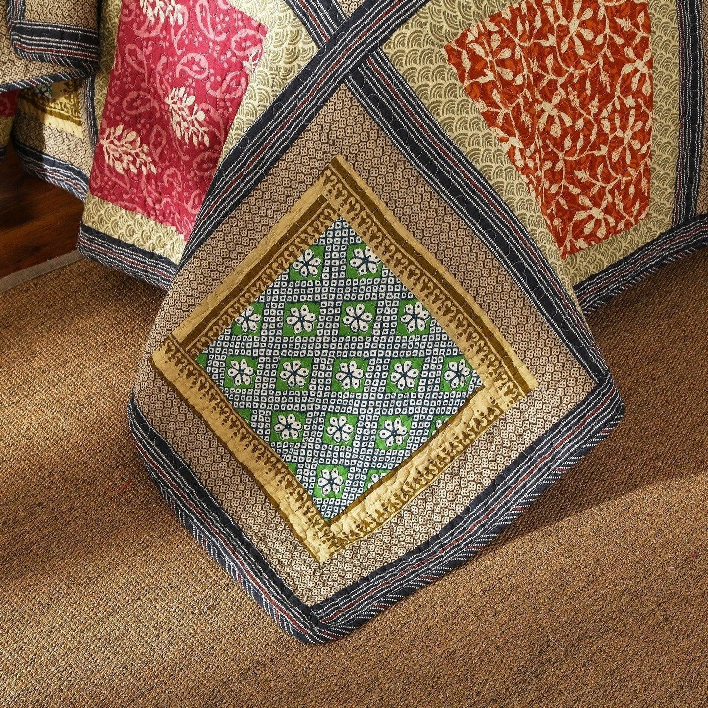 Dada Bedding Gallery of Roses Floral Bohemian Cotton Patchwork Bedspread Set (JHW-546)