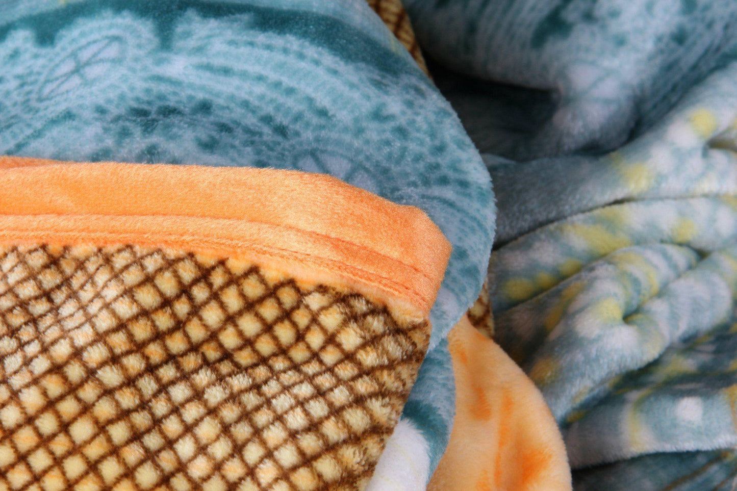 DaDa Bedding Papaya Beach Orange & Blue Reversible Soft Fleece Flannel Throw Blanket (XY9841)