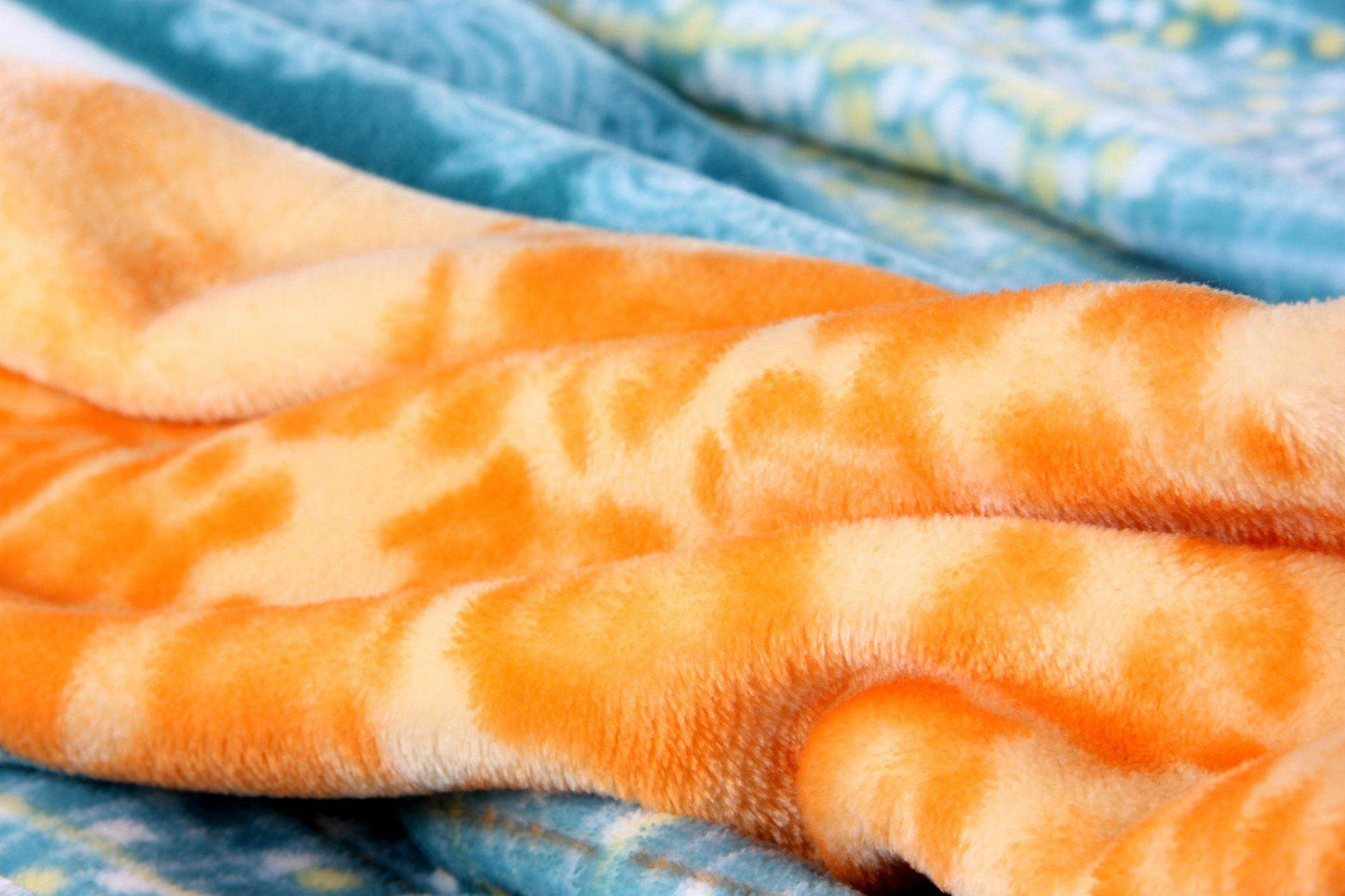 DaDa Bedding Papaya Beach Orange & Blue Reversible Soft Fleece Flannel Throw Blanket (XY9841)